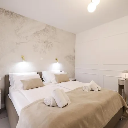 Апартаменти De Clave Luxury *